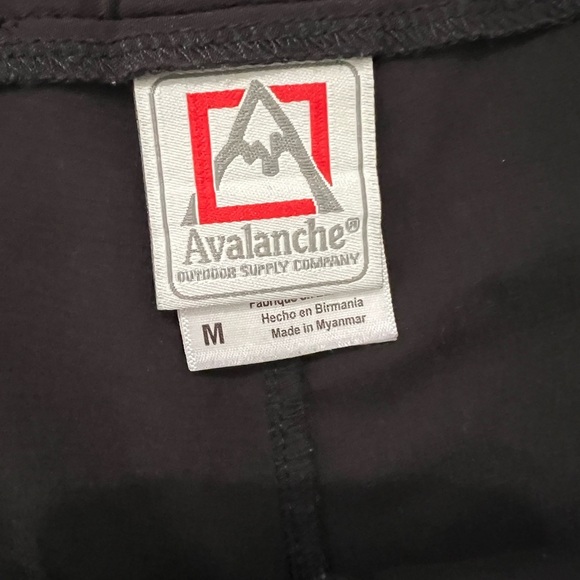 Avalanche black shorts with snap pockets, size M Athletic Shorts - Picture 4 of 8
